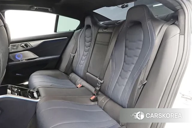 BMW 8 Series (G15) 2023 Белый из Кореи, фото 2