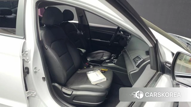 Hyundai Avante AD 2018 Белый из Кореи, фото 2