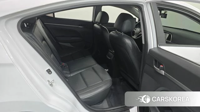 Hyundai Avante AD 2018 Белый из Кореи, фото 2