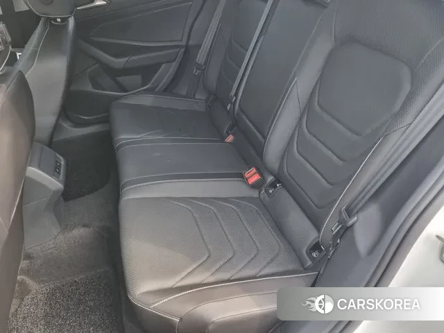 Volkswagen 7th Generation of Jetta 2023 Белый из Кореи, фото 2