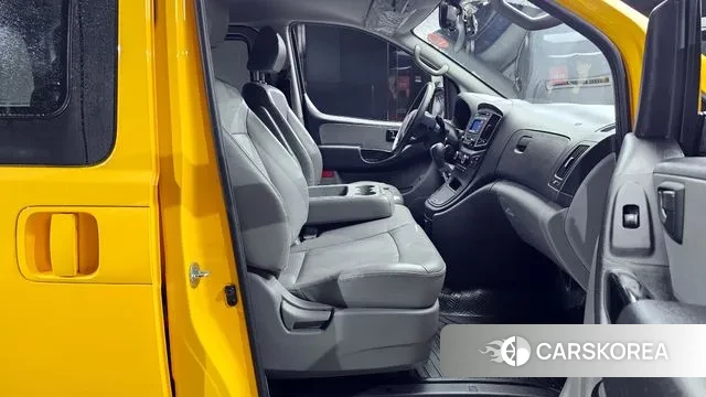 Hyundai The New Grand Starex 2019 Желтый из Кореи, фото 2