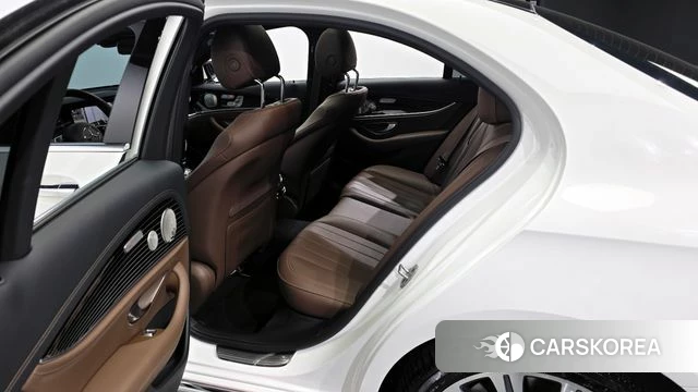 Mercedes-Benz E-Class W213 2021 Белый из Кореи, фото 2