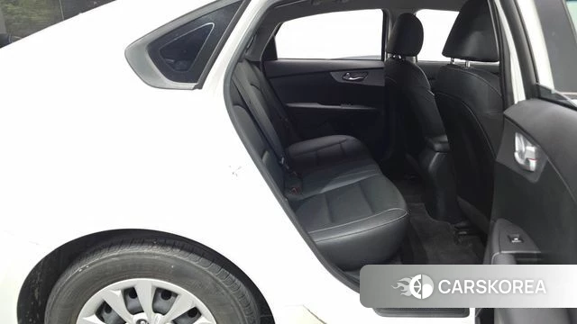 Kia The New K3 2nd generation 2022 Белый из Кореи, фото 2
