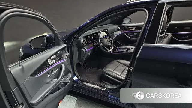 Mercedes-Benz E-Class W213 2022 Синий из Кореи, фото 2