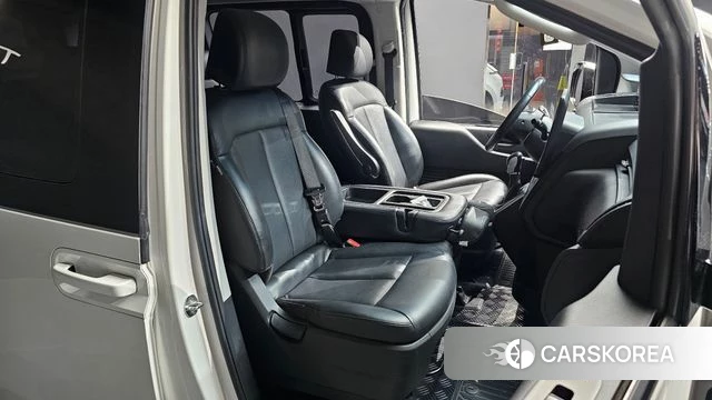 Hyundai Staria 2023 Белый из Кореи, фото 2