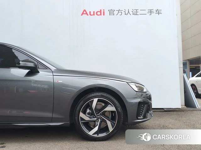 Audi A4L 2023 Темно-серый из Китая, фото 2