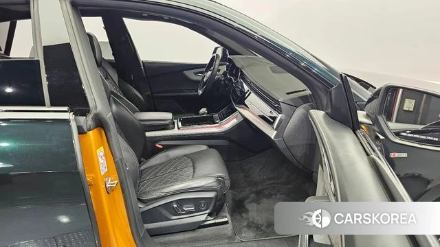 Audi Q8 (4M) 2021 Зеленый из Кореи, фото 2