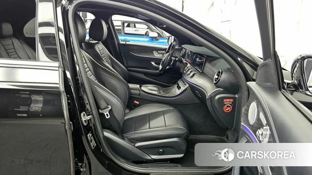 Mercedes-Benz E-Class W213 2020 Черный из Кореи, фото 2