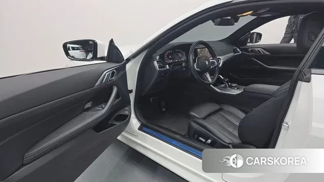 BMW 4 Series (G22) 2023 Белый из Кореи, фото 2