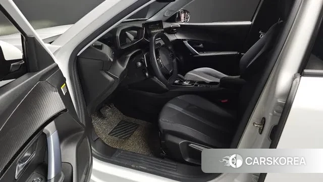 Peugeot 2008 Second generation 2020 Белый из Кореи, фото 2