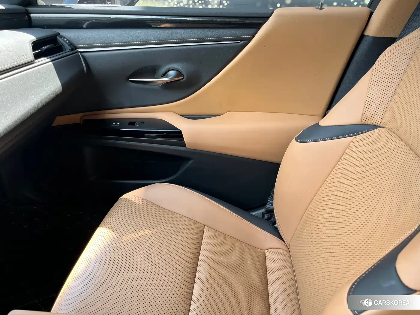 Lexus ES 2024 Silver/gray из Китая, фото 2