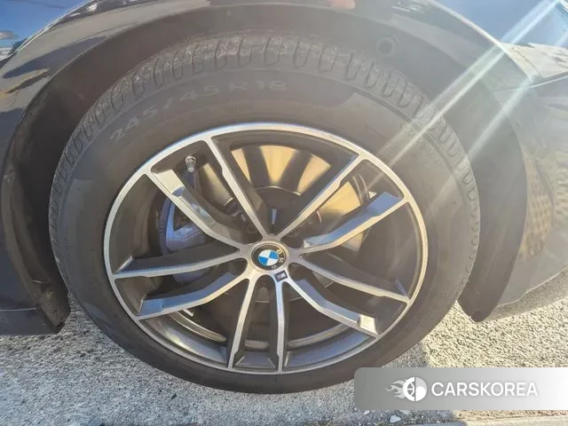 BMW 5 Series (G30) 2021 Черный из Кореи, фото 2