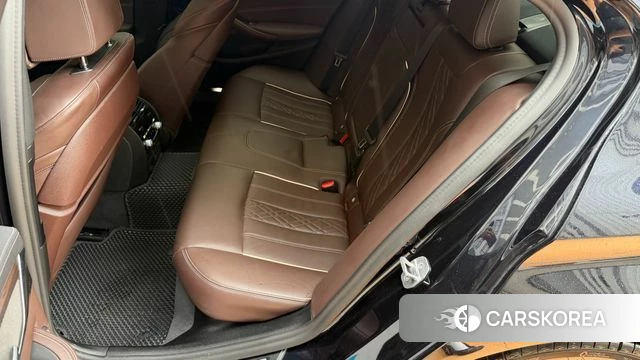 BMW 5 Series (G30) 2021 Черный из Кореи, фото 2