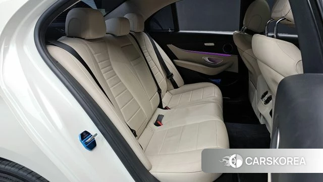 Mercedes-Benz E-Class W213 2019 Белый из Кореи, фото 2