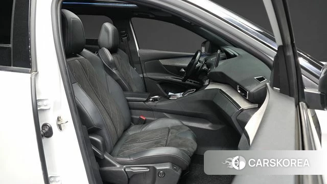Peugeot 5008 second generation 2019 Белый из Кореи, фото 2