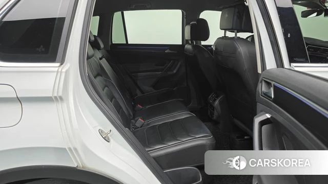 Volkswagen Tiguan second Generation 2021 Белый из Кореи, фото 2