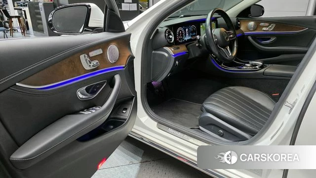 Mercedes-Benz E-Class W213 2020 Белый из Кореи, фото 2