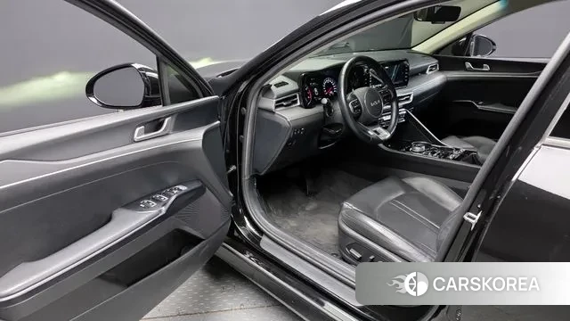 Kia K5 3rd generation 2023 Черный из Кореи, фото 2