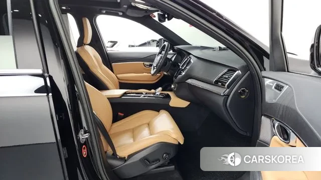 Volvo XC90 second Generation 2023 Черный из Кореи, фото 2