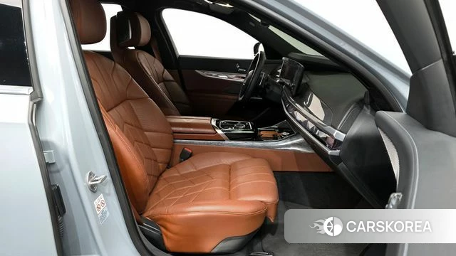 BMW 7 Series (G70) 2023 Серый из Кореи, фото 2