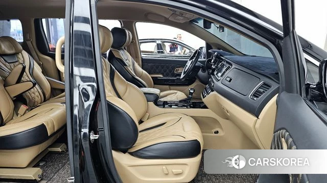 Kia The New Carnival 2018 Черный из Кореи, фото 2