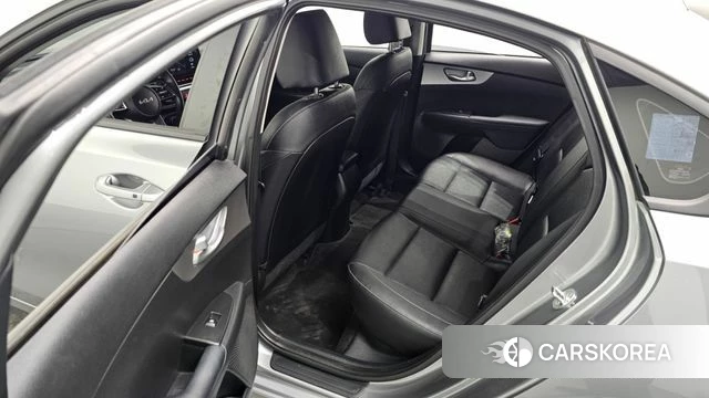 Kia The New K3 2nd generation 2022 Серебристо-серый из Кореи, фото 2