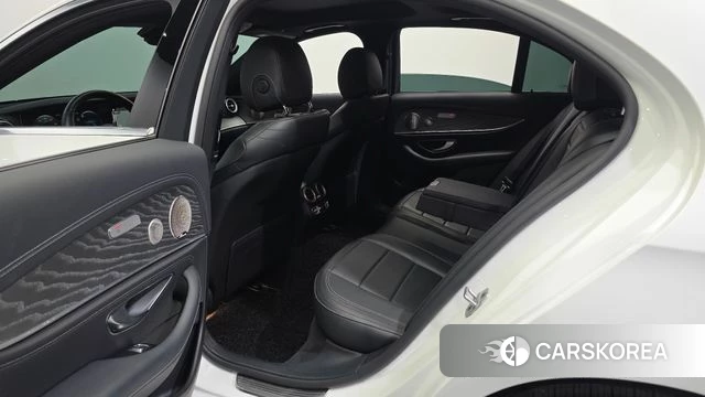 Mercedes-Benz E-Class W213 2021 Белый из Кореи, фото 2