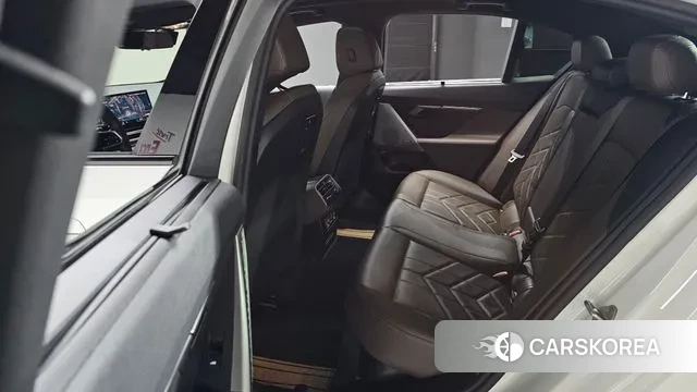 BMW i5 (G60) 2025 Белый из Кореи, фото 2