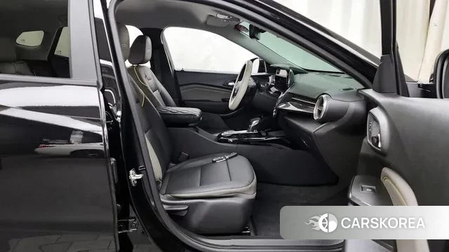 Chevrolet (GM Daewoo) Trax Crossover 2024 Черный из Кореи, фото 2