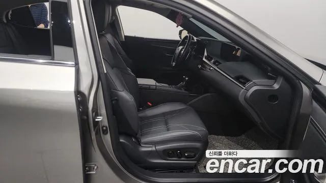 Lexus ES300h 7th generation id 2684139 из Кореи 2