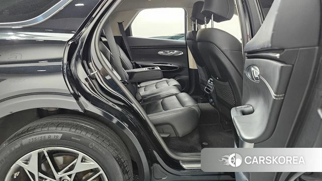 Genesis GV70 2021 Черный из Кореи, фото 2