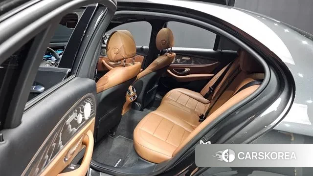 Mercedes-Benz E-Class W213 2021 Серый из Кореи, фото 2