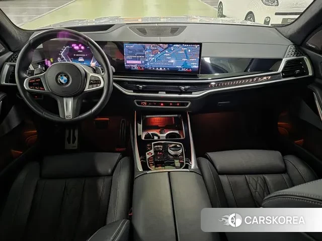 BMW X7 (G07) 2023 Белый из Кореи, фото 2