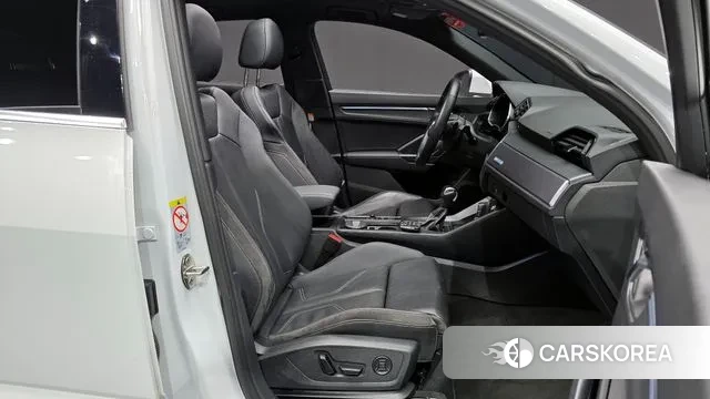 Audi Q3 (F3) 2022 Белый из Кореи, фото 2