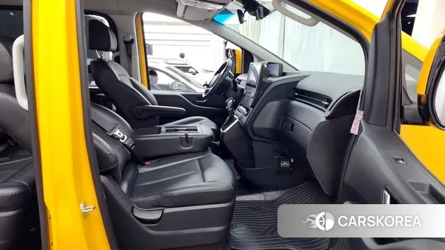 Hyundai Staria 2021 Желтый из Кореи, фото 2