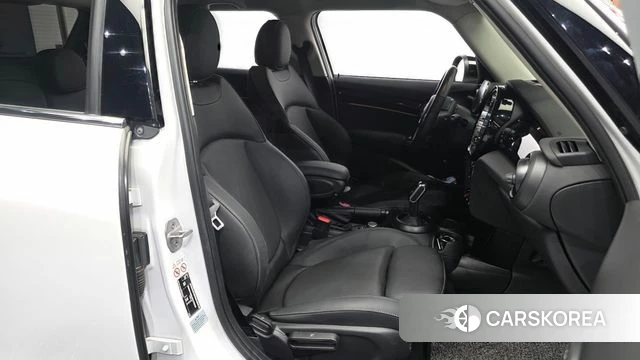 Mini Cooper 2023 Белый из Кореи, фото 2