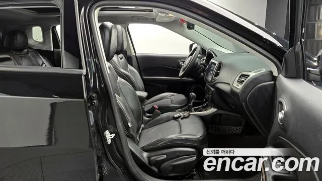 Jeep Compass 2nd Generation 2018 Черный из Кореи, фото 2