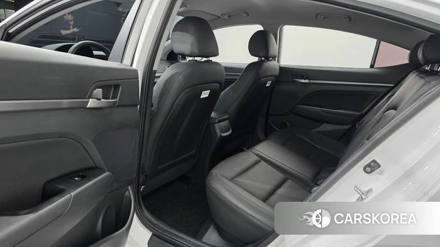 Hyundai Avante AD 2018 Белый из Кореи, фото 2