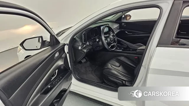 Hyundai Avante Hybrid (CN7) 2022 Белый из Кореи, фото 2