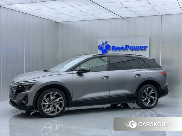 Audi Q5 e-tron 2022 Темно-серый из Китая, фото 2