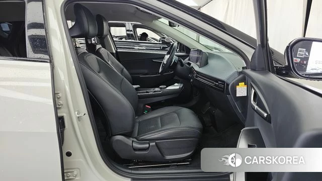 Kia EV6 2023 Жемчужный цвет из Кореи, фото 2