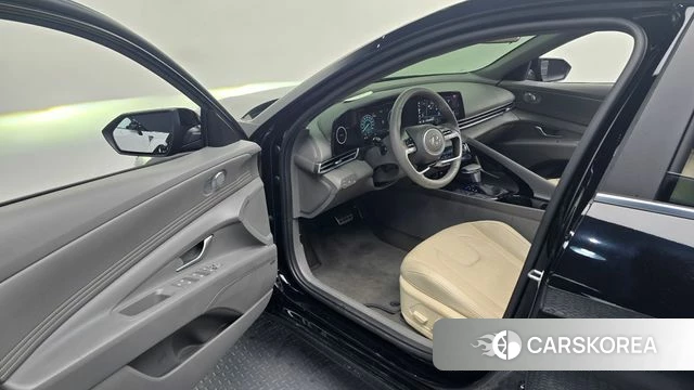 Hyundai Avante (CN7) 2022 Черный из Кореи, фото 2