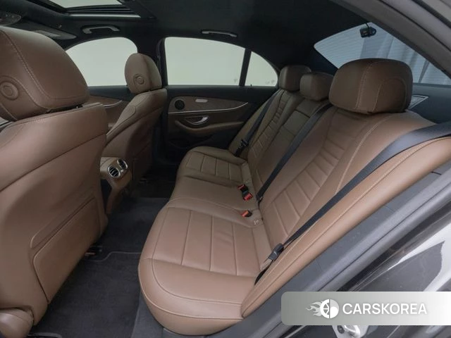 Mercedes-Benz E-Class W213 2022 Серый из Кореи, фото 2