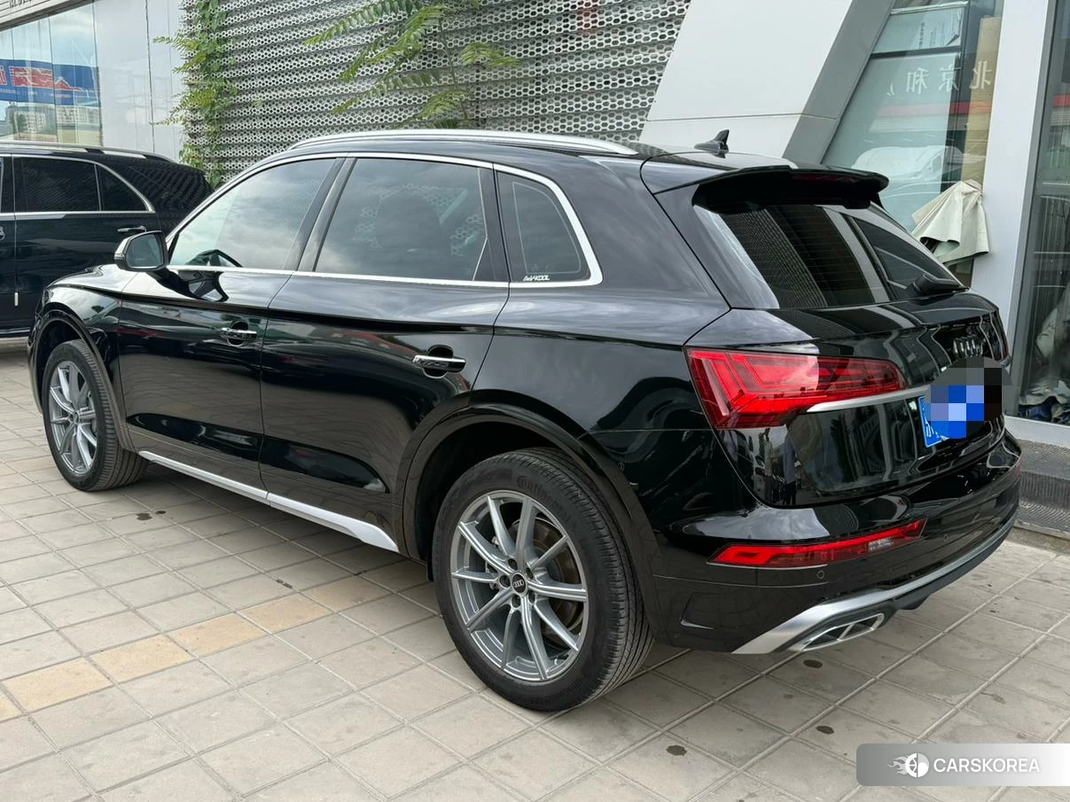 Audi Q5L 2023 Черный из Китая, фото 2
