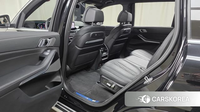 BMW X7 (G07) 2024 Черный из Кореи, фото 2