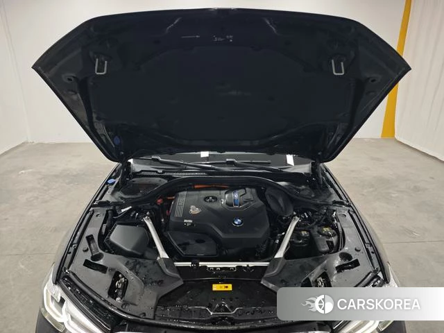 BMW 5 series PHEV 2021 Черный из Китая, фото 2