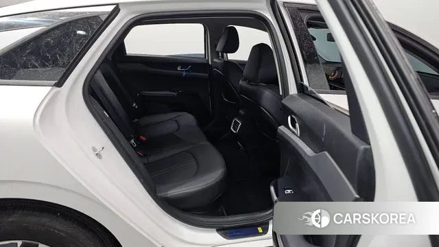 Kia The New K5 Hybrid 3rd generation 2024 Белый из Кореи, фото 2