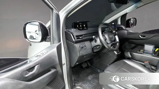 Hyundai Staria 2021 Серебряный из Кореи, фото 2