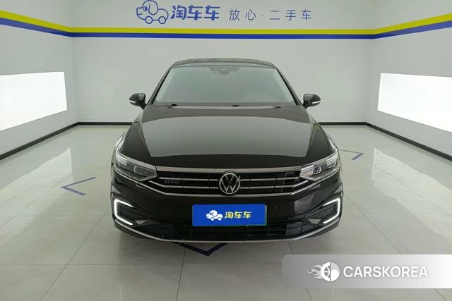 Volkswagen Magotan PHEV 2021 Черный из Китая, фото 2