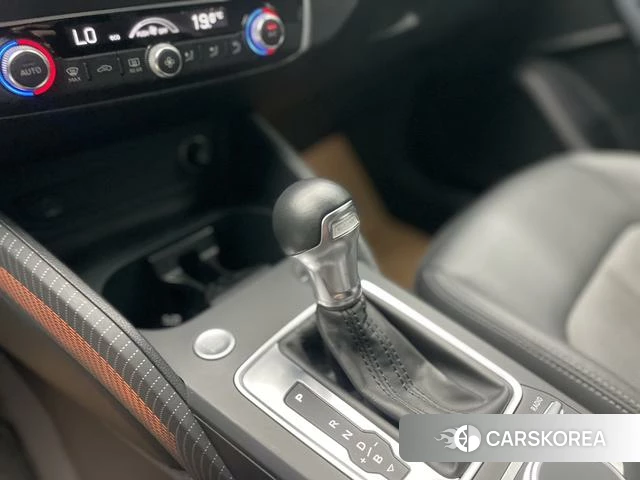 Audi Q2L e-tron 2021 Белый из Китая, фото 2